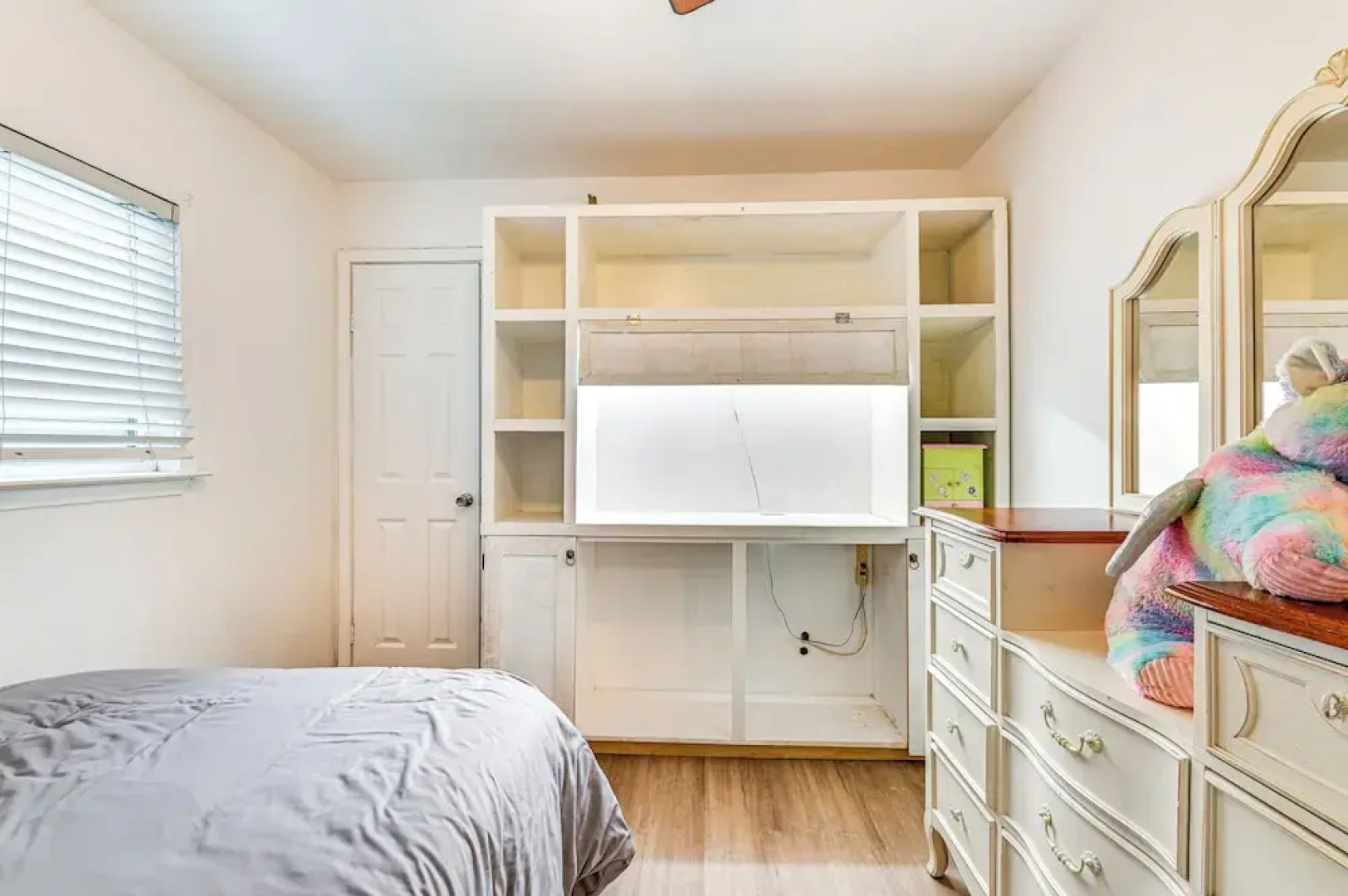 Spacious Family Home w/ Fenced Yard in DFW Area