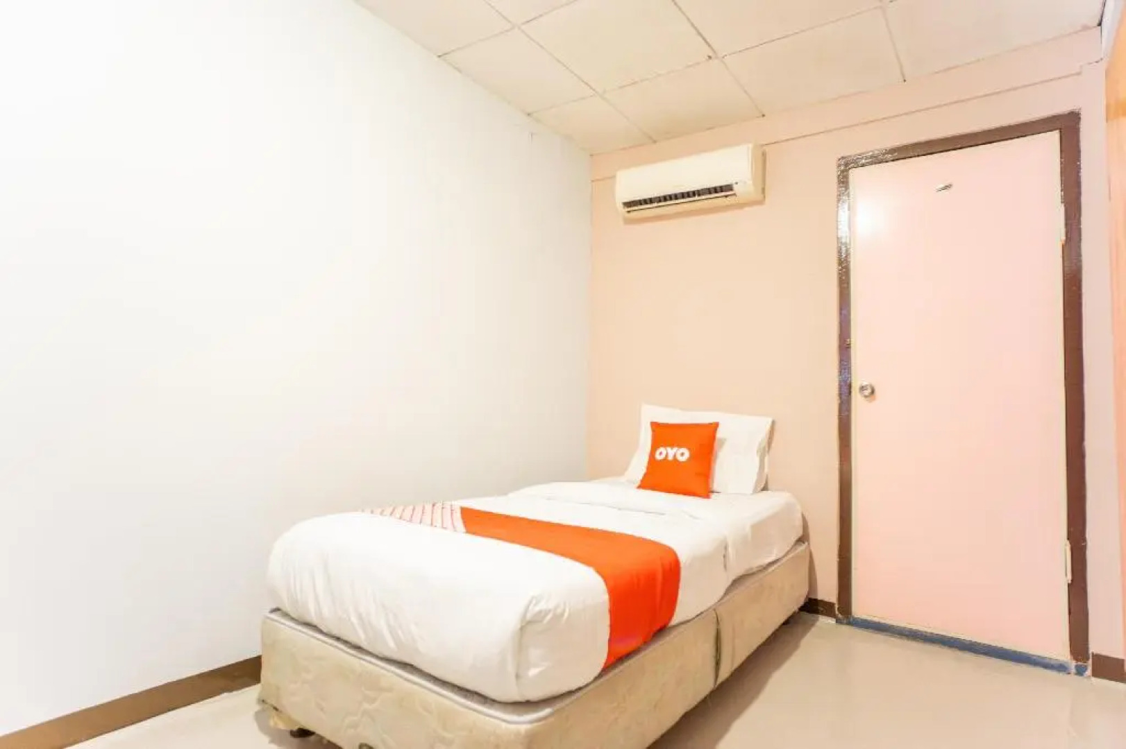 OYO 2180 Vina Vira Hotel