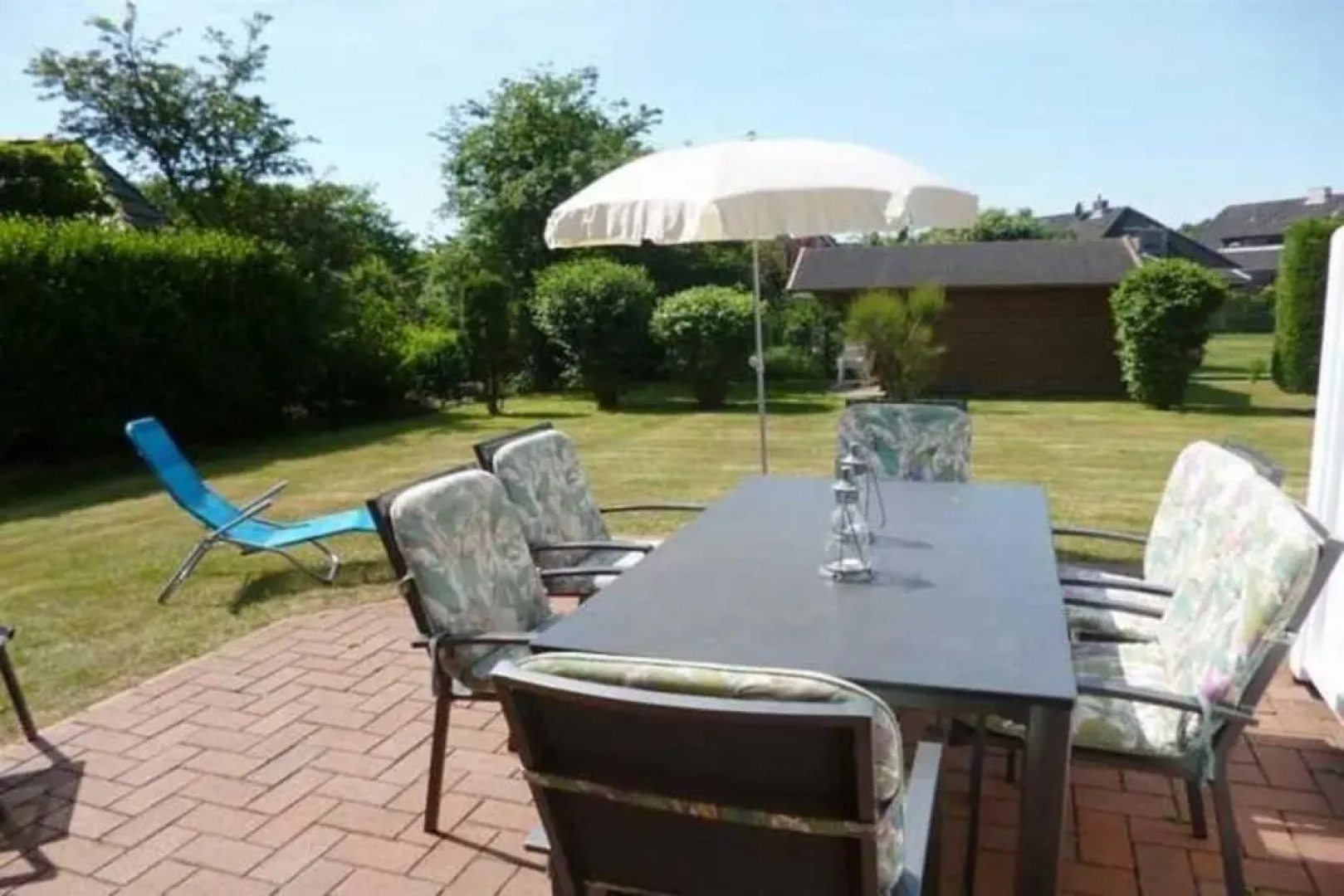 Strandstraße 28, Haushälfte links