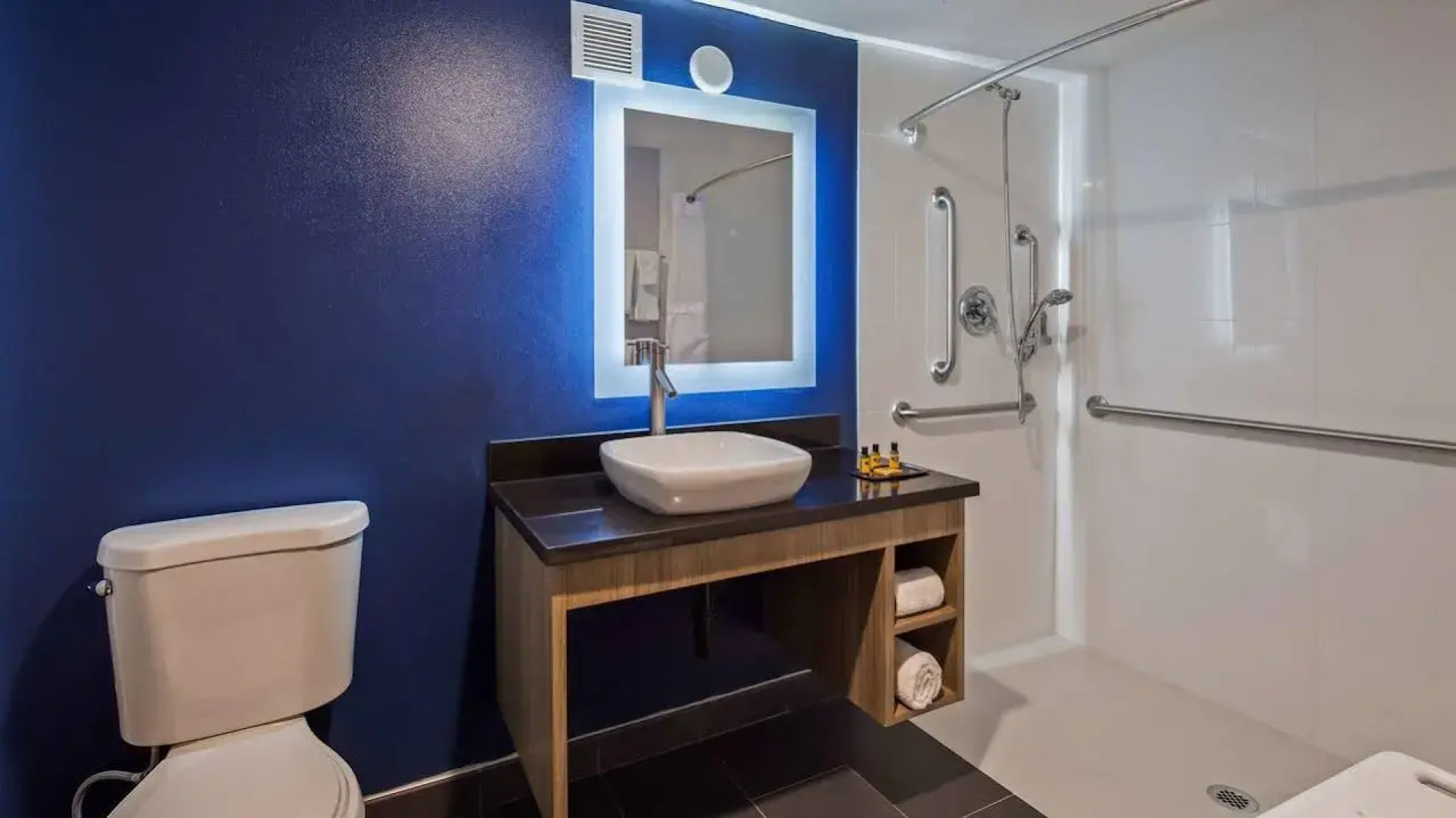 M Hotel & Conference Center