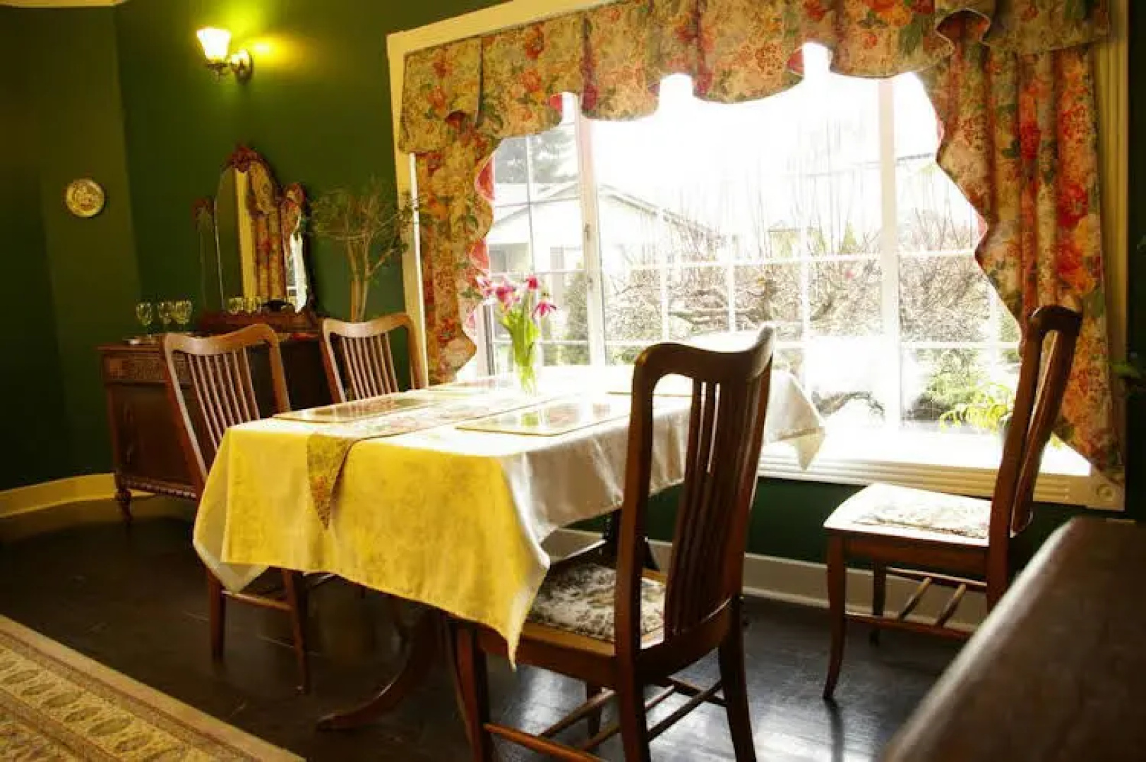 Holmesdale House Bed and Breakfast