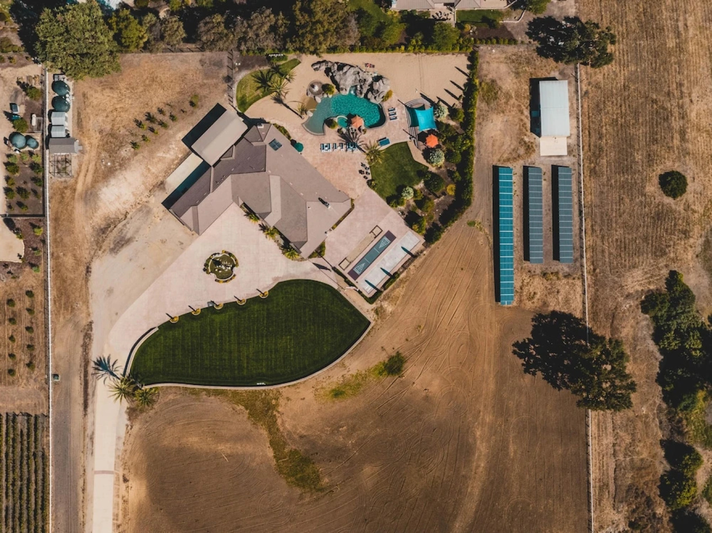 The Mermaid by AvantStay | Prvt Estate w/Swim-Up Bar, Volleyball Crt | Sleeps 14