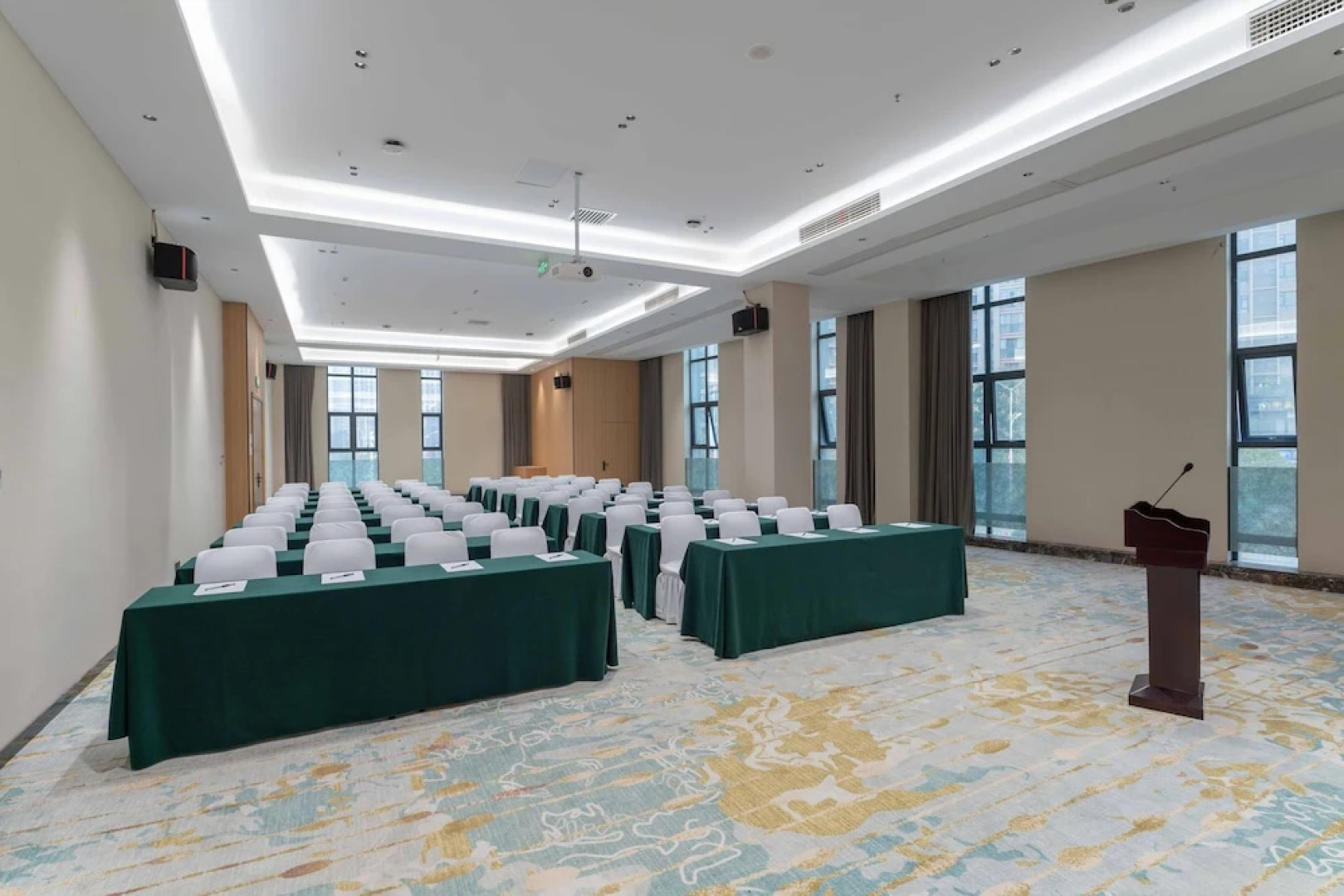 Holiday Inn Express Huangshi Cihu Lake by IHG