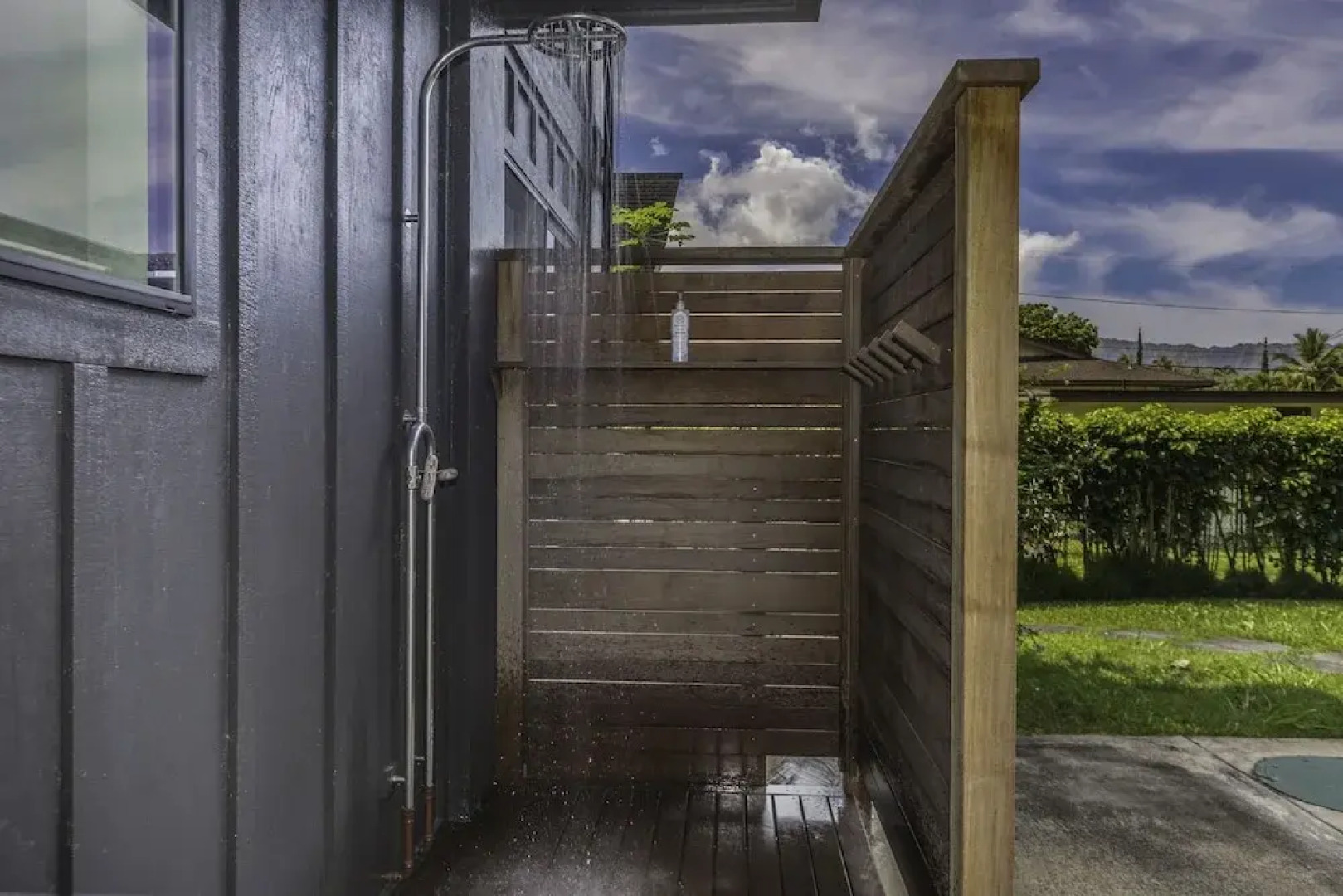 Hale Hanalei 5 Bedroom Home by RedAwning