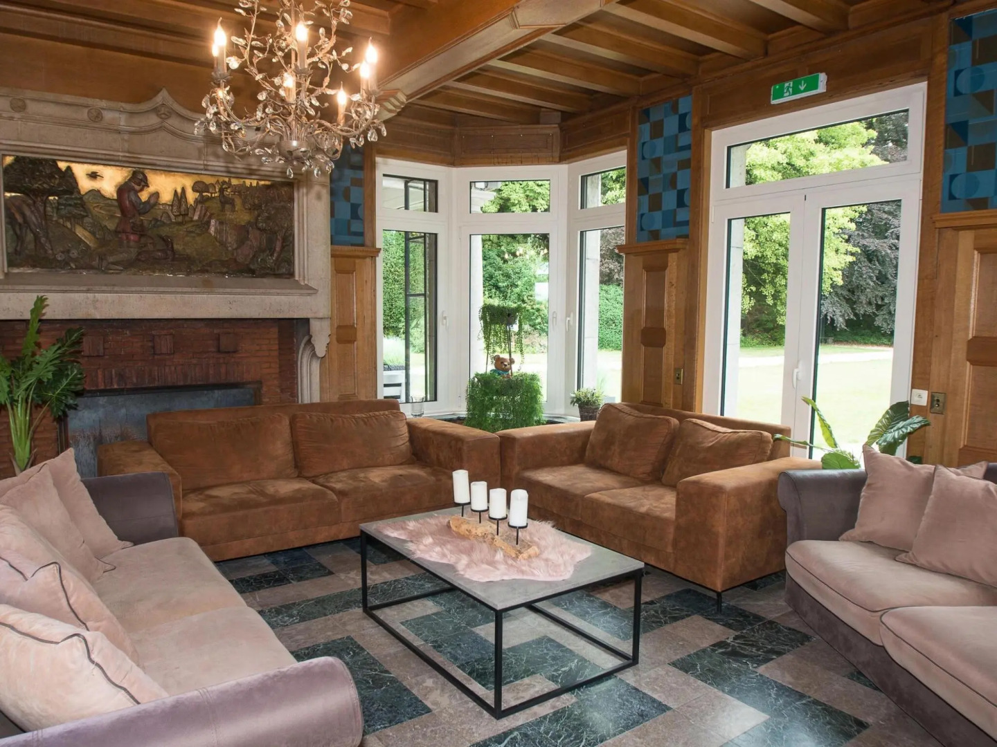 Magnificent Luxury Chateau in Vast Garden with Sauna & Hot Tubs