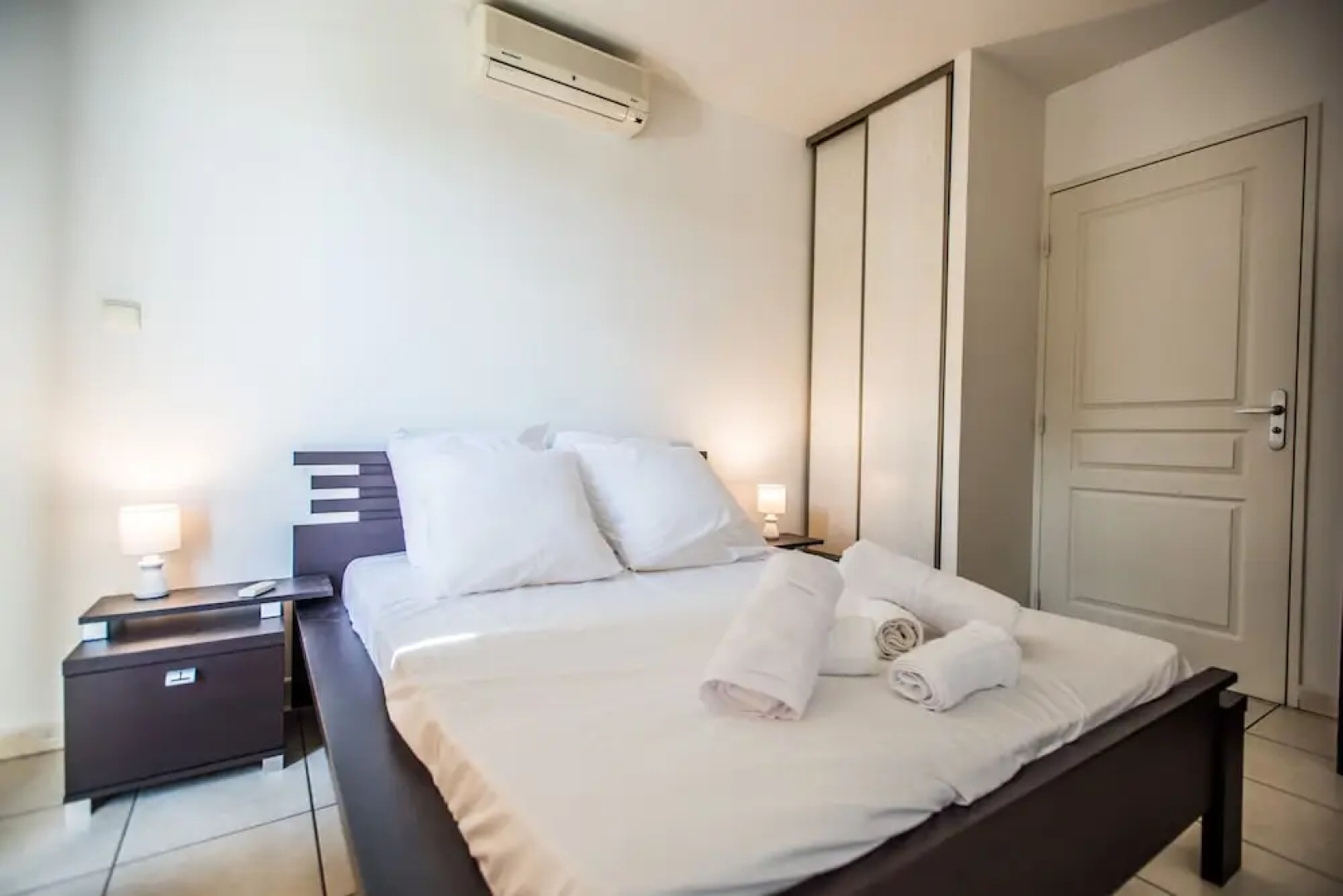 Appartement Kaza Logos