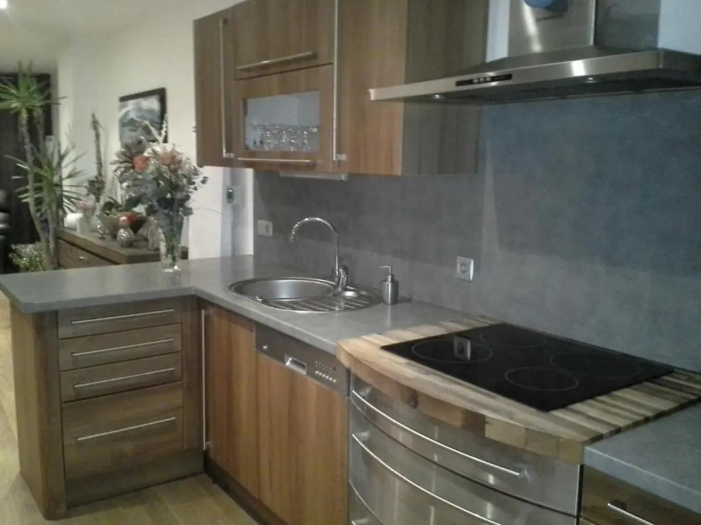 Magnifique appartement, face au Port de Granville, avec vue sur mer, à 200 m du centre ville.