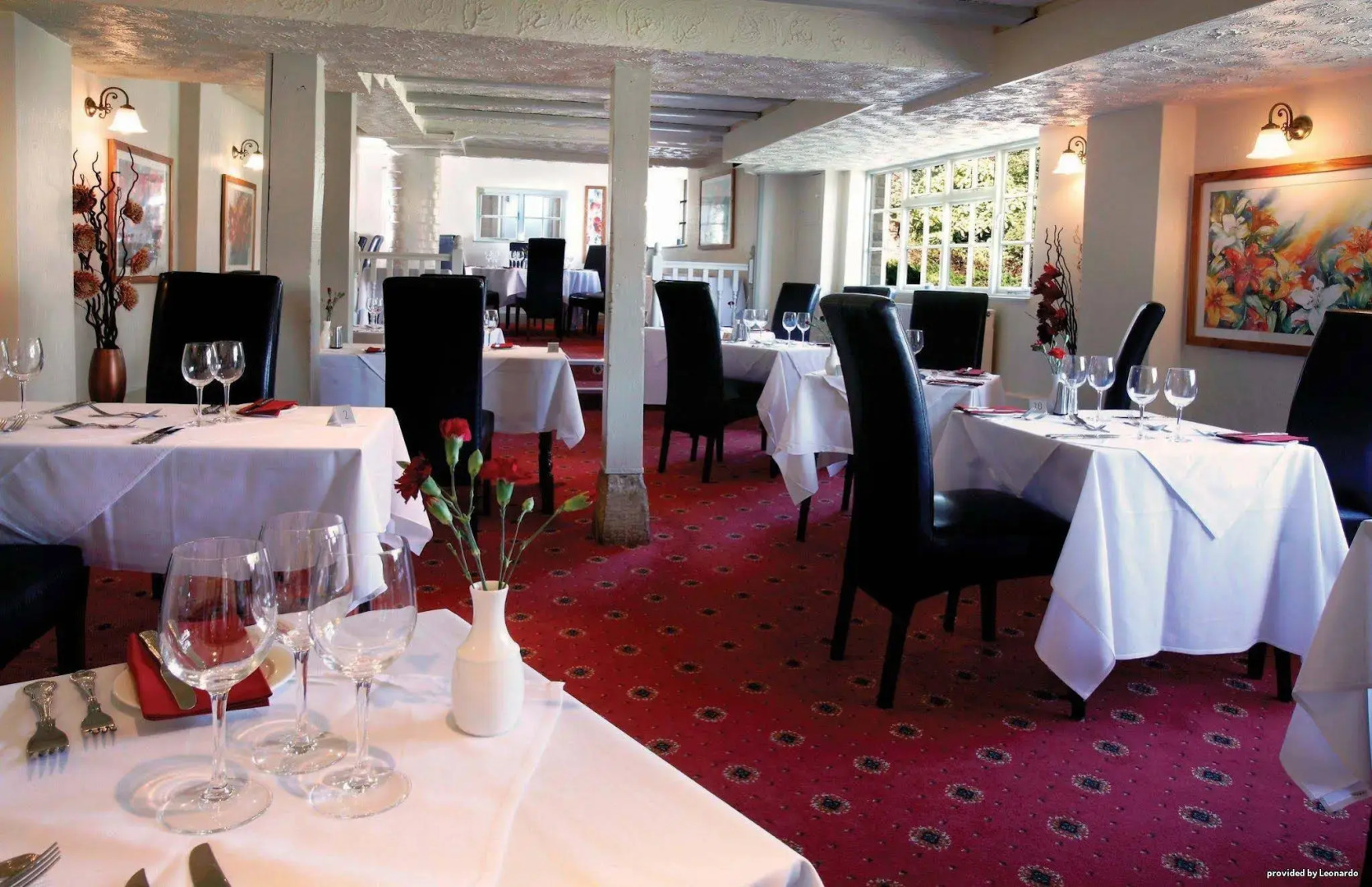 Pettifers Freehouse Hotel