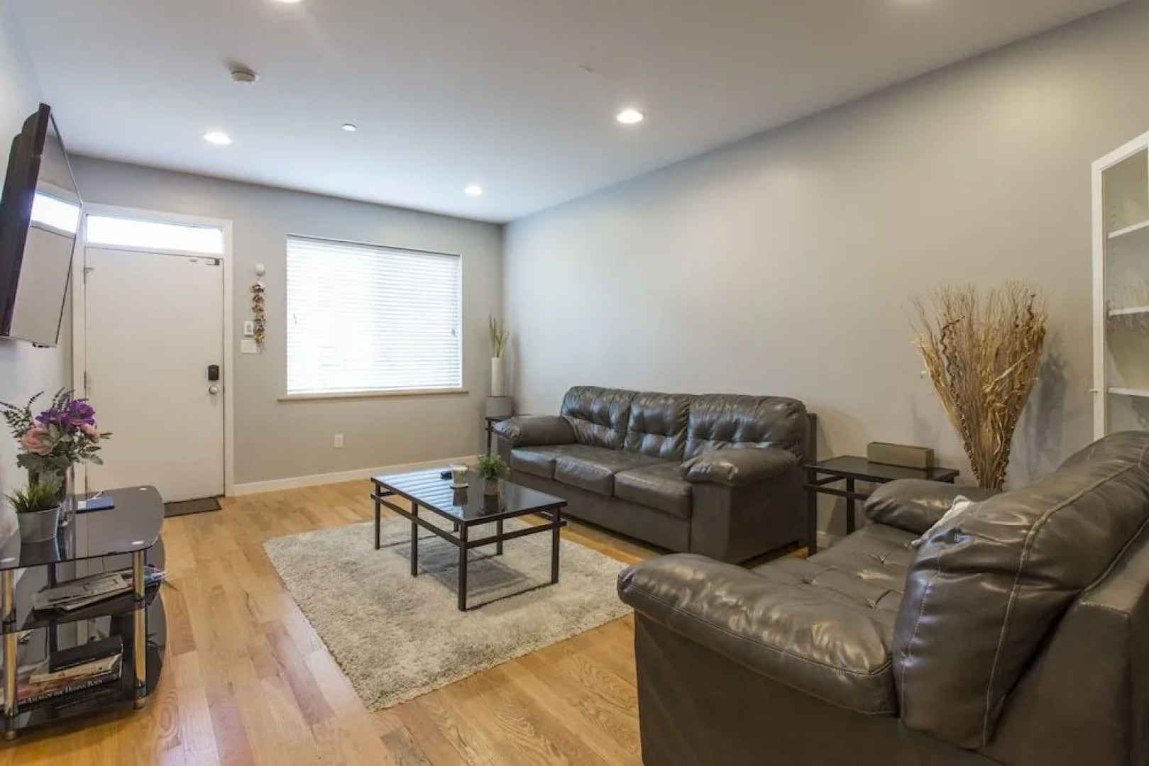 Philly's Finest - Roof Deck, Pool Table and More