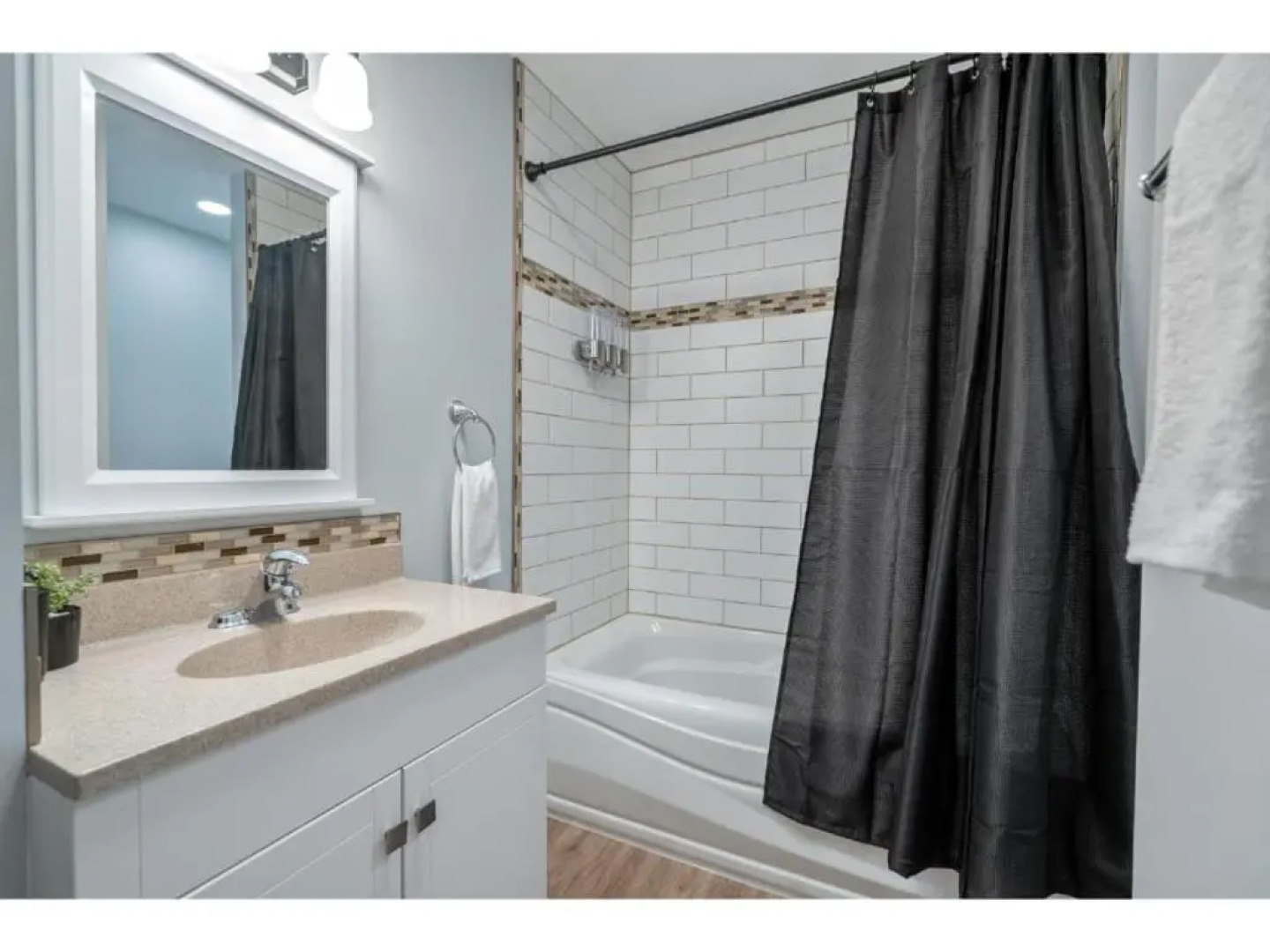 The Riverside I Patio & BBQ I Fire pit I Sleeps 17