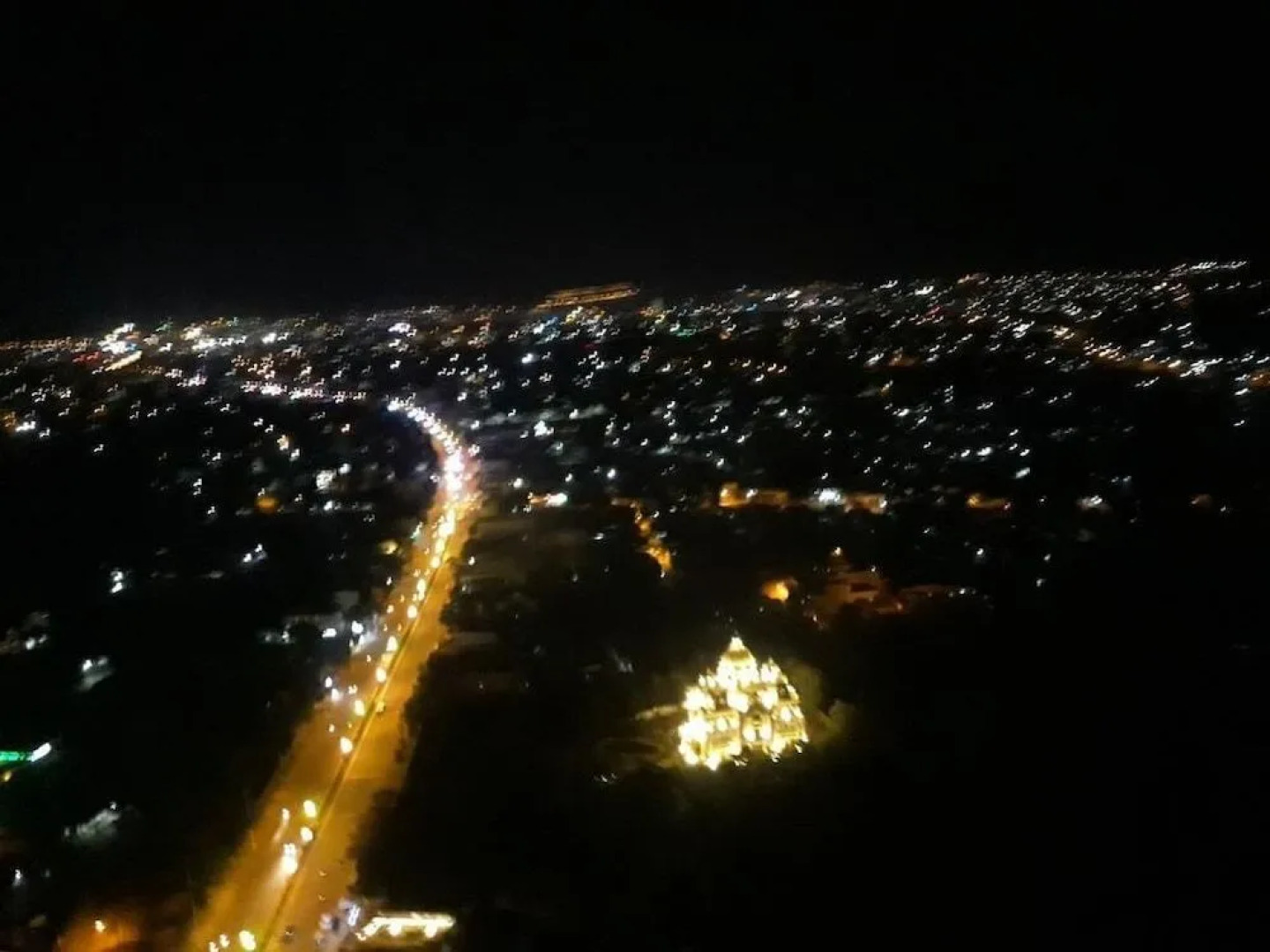 Khách Sạn Hoàng Nhi