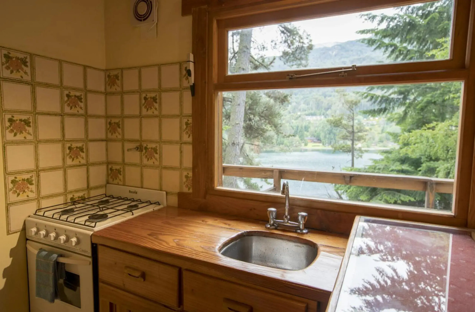 BOG Le Pommier - Cabañas con vista al Lago y piscina climatizada