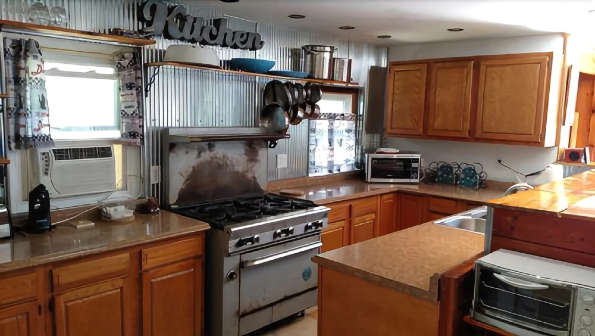 East Tawas Rustic Retreat - 3 Br Home