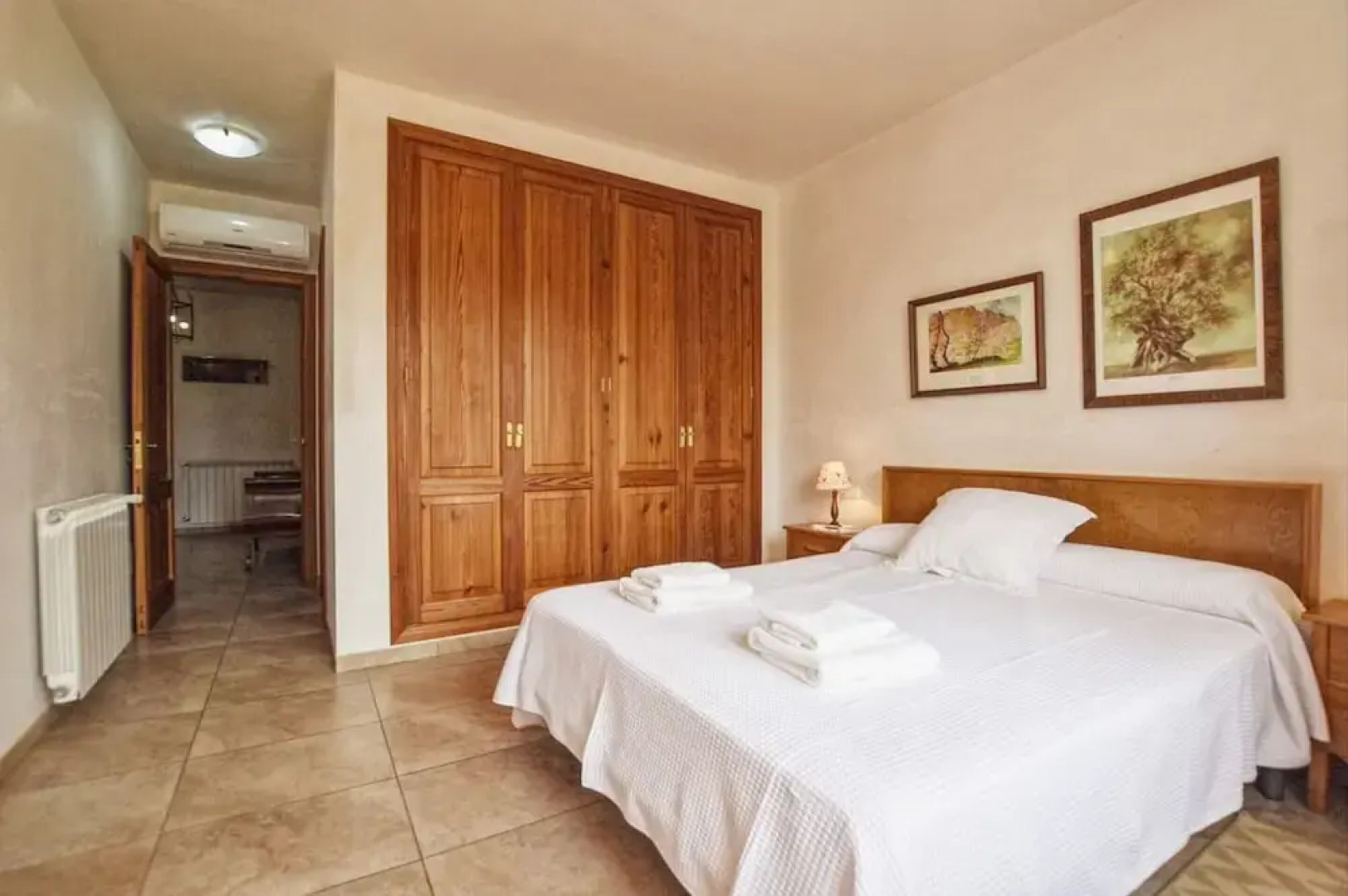 Country House in Spain With Pool & Mountain Views