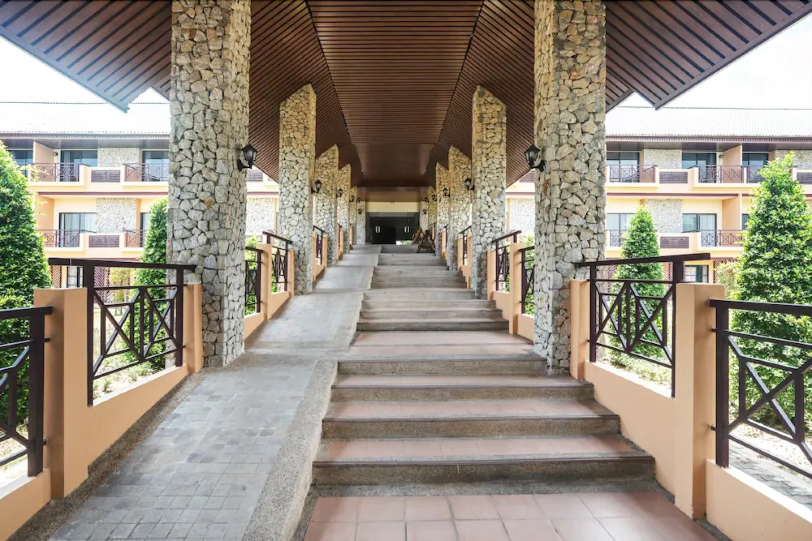 The Emerald Harbor Rayong by Favstay