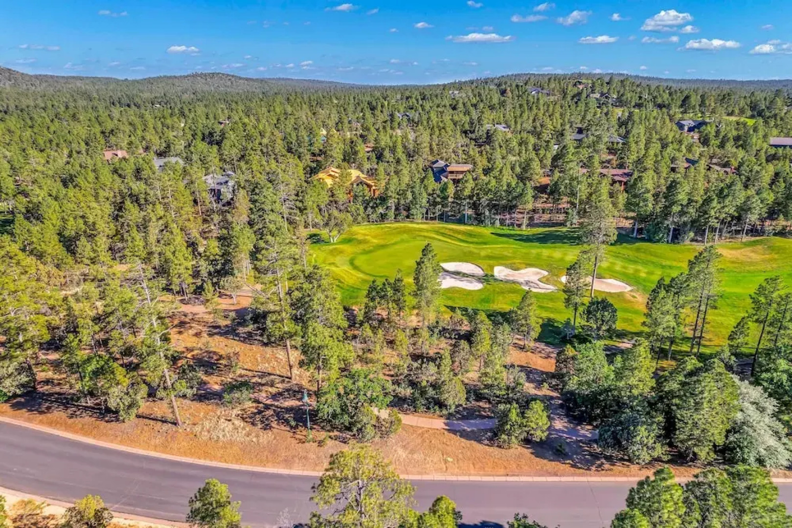 Show Low 'a-to-z Cabin' With Deck & Gas Grill!