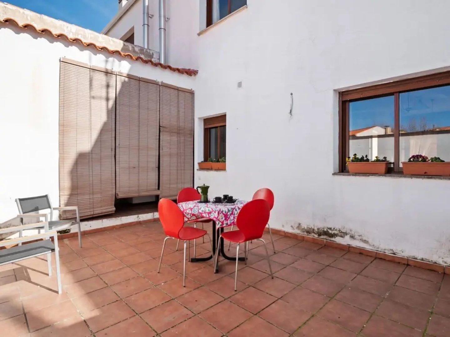 Quaint Holiday Home With Private Pool