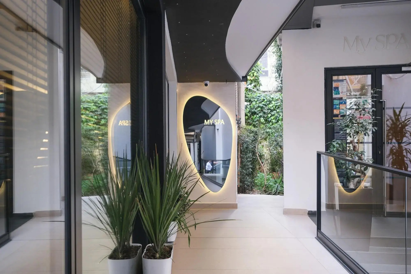 Golden City Hotel, Tirana