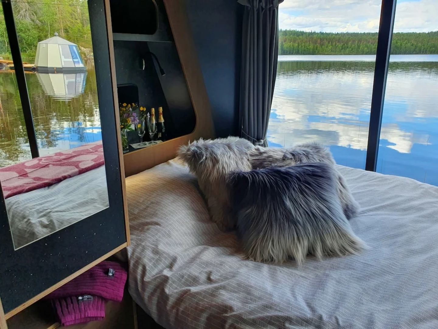 Overwater Hut Kuusamo