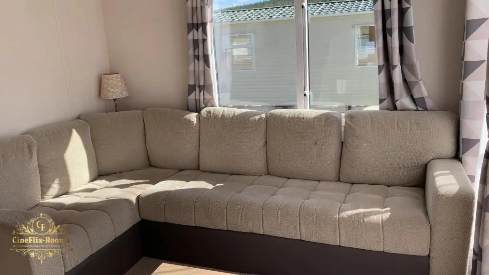 3 Bedrooms Loch Views Heated Pool Close To Beaches