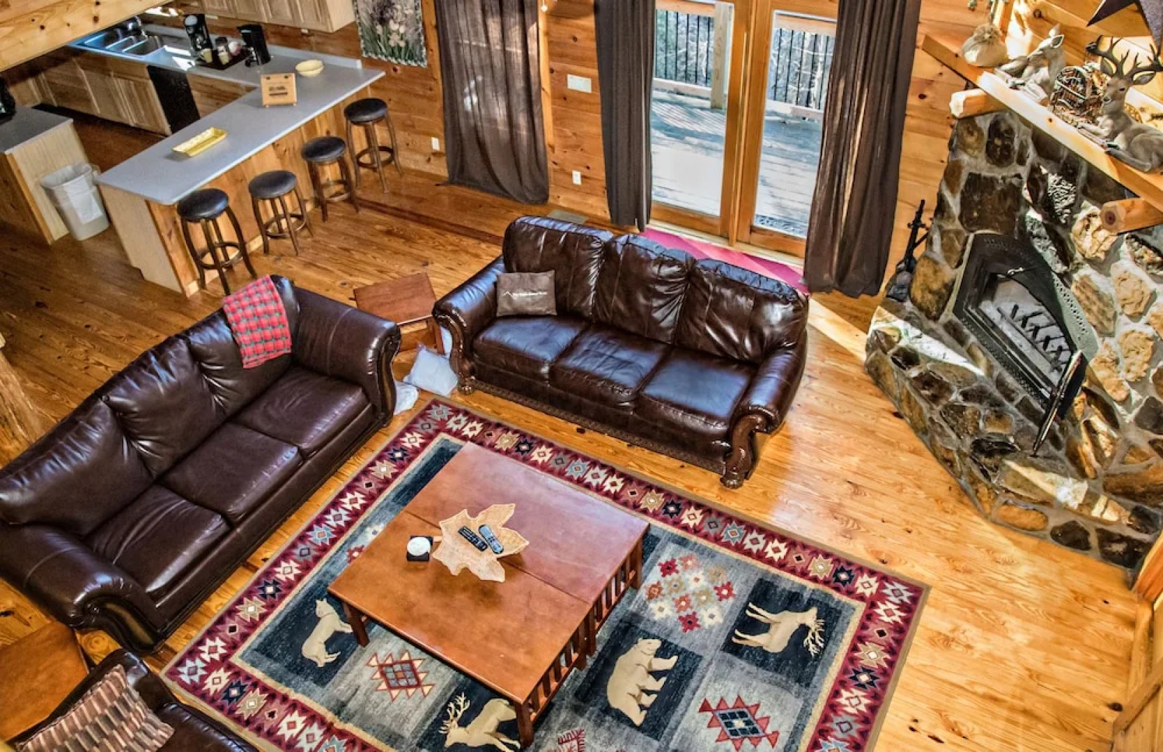 Wolfsong Lodge 5 Bedrooms 4.5 Bathrooms Cabin