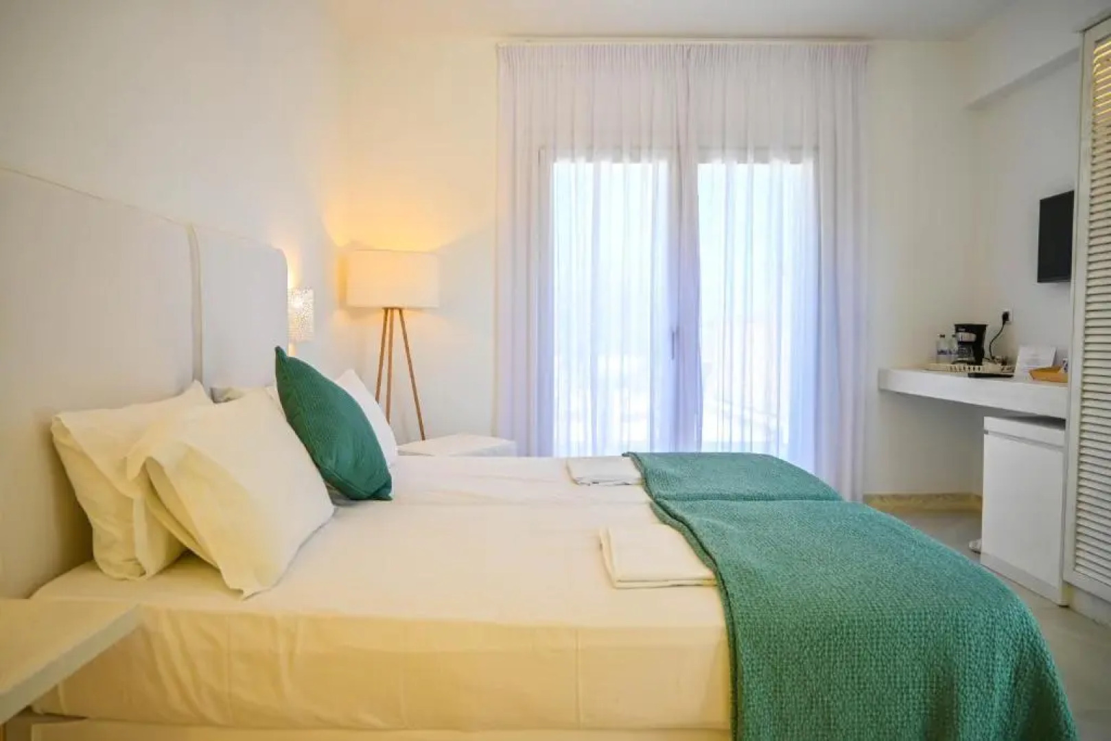 Schinoza Luxury Suites