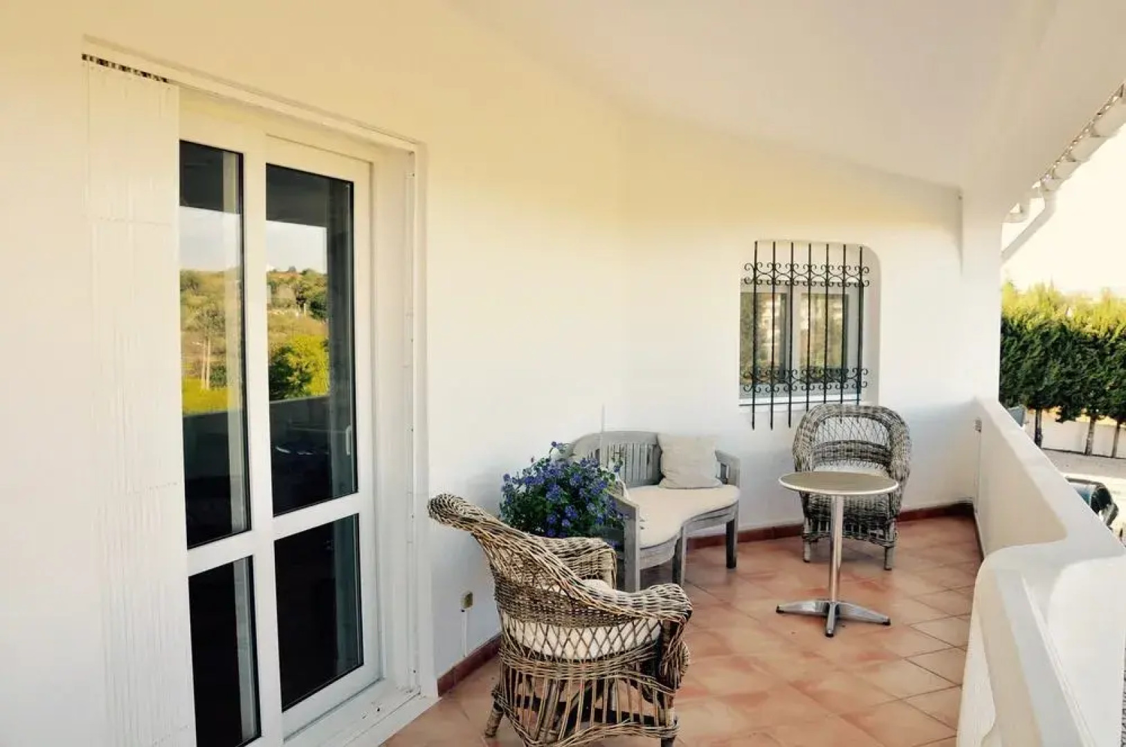 The White House - B&B in the Villa