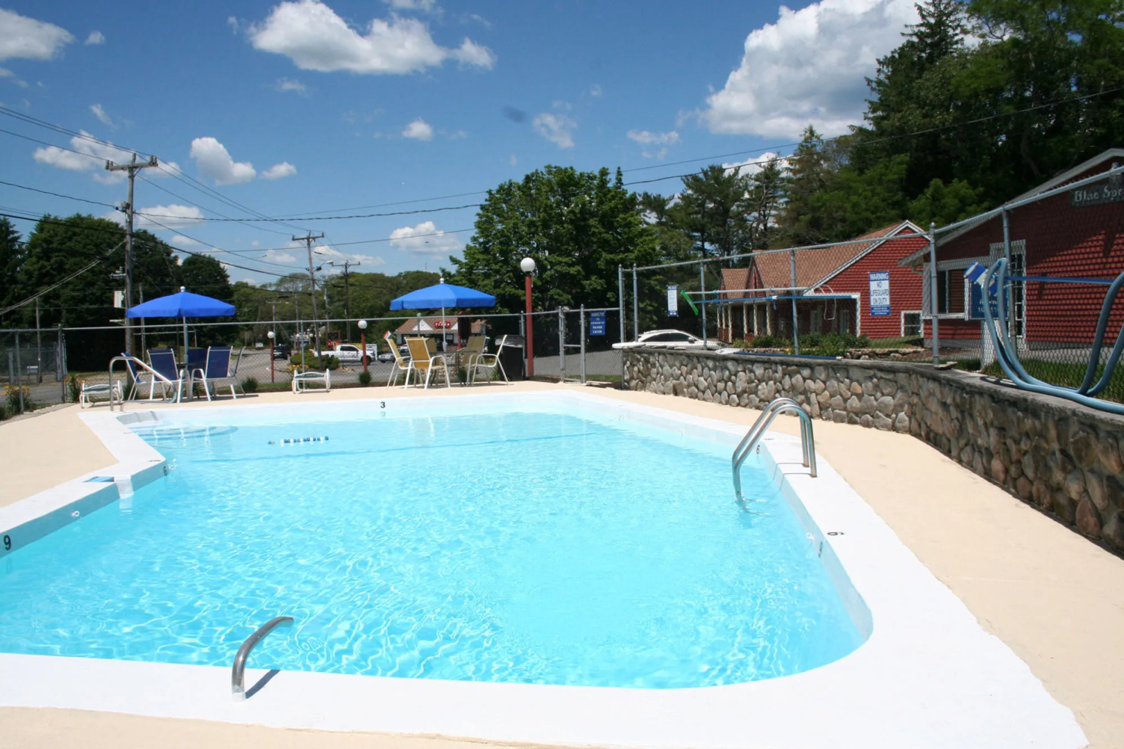 Blue Spruce Motel & Townhouses