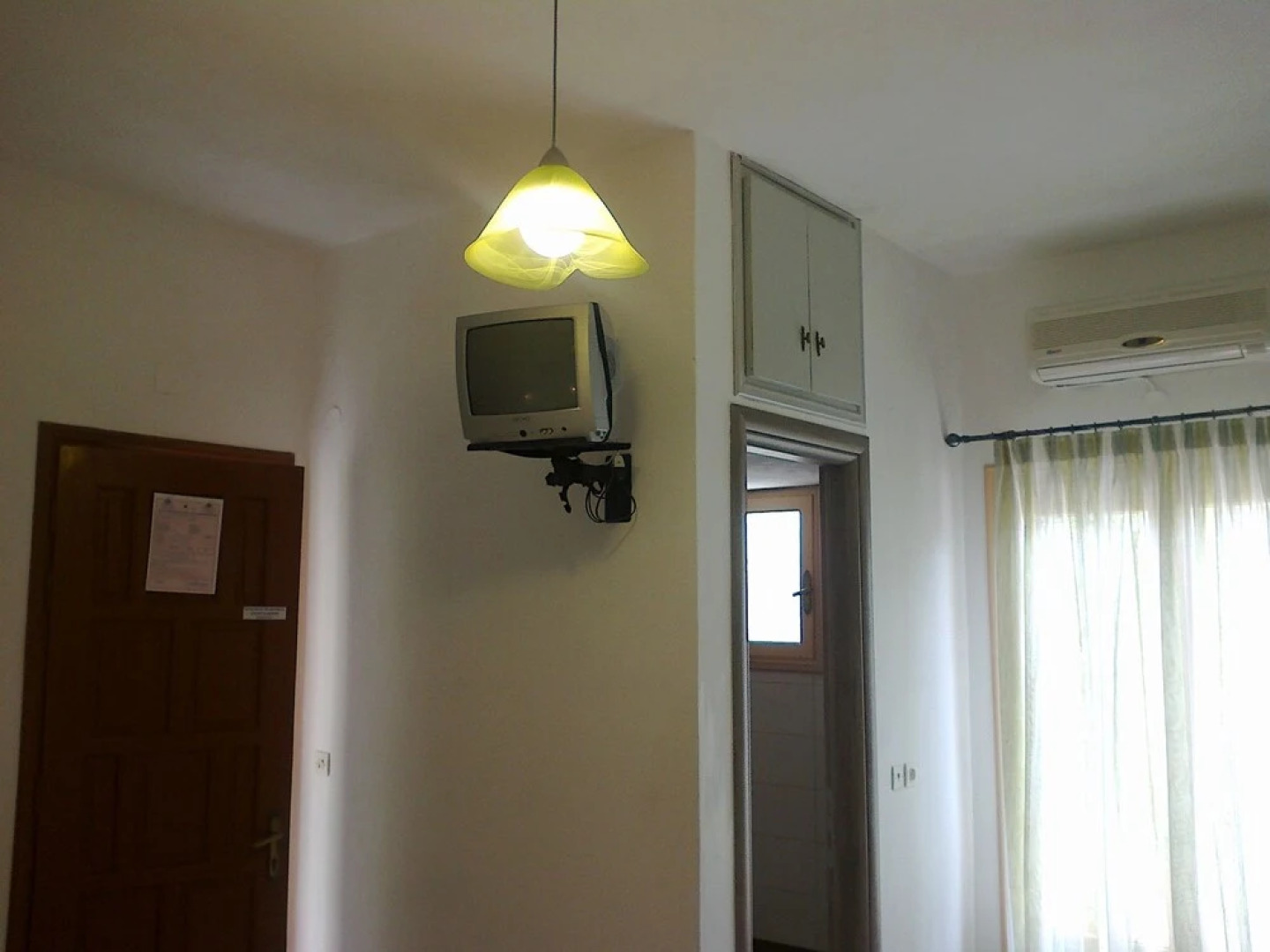 Harris Studios & Apts