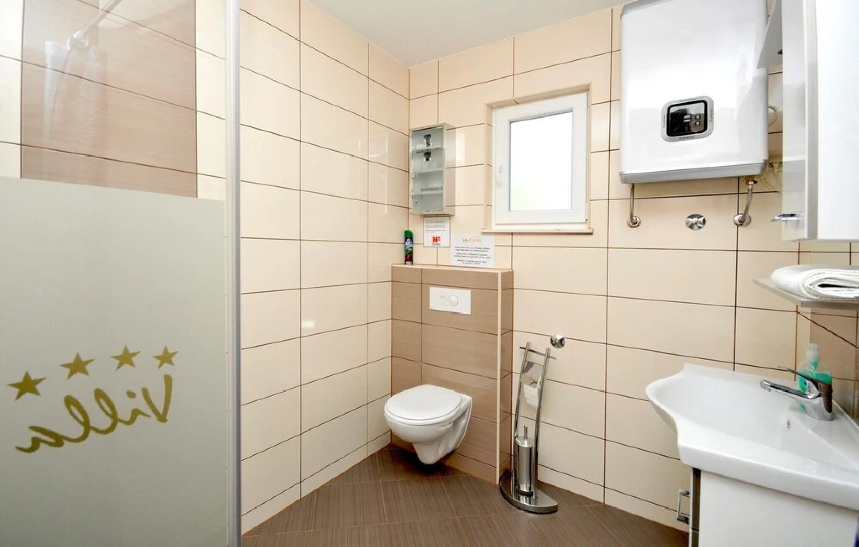 Beautiful Home in Kastel Stafilic With Wifi and 4 Bedrooms