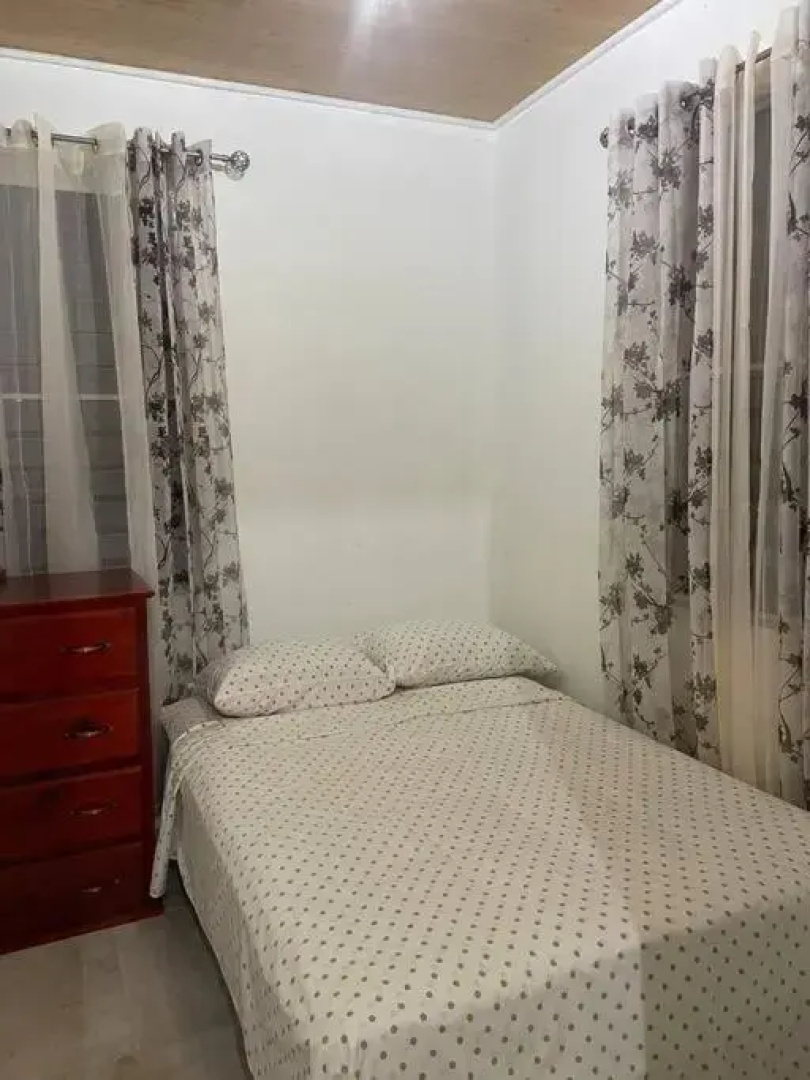 Spacious, Cozy Two Bedroom Apartment Overlooking the Beach