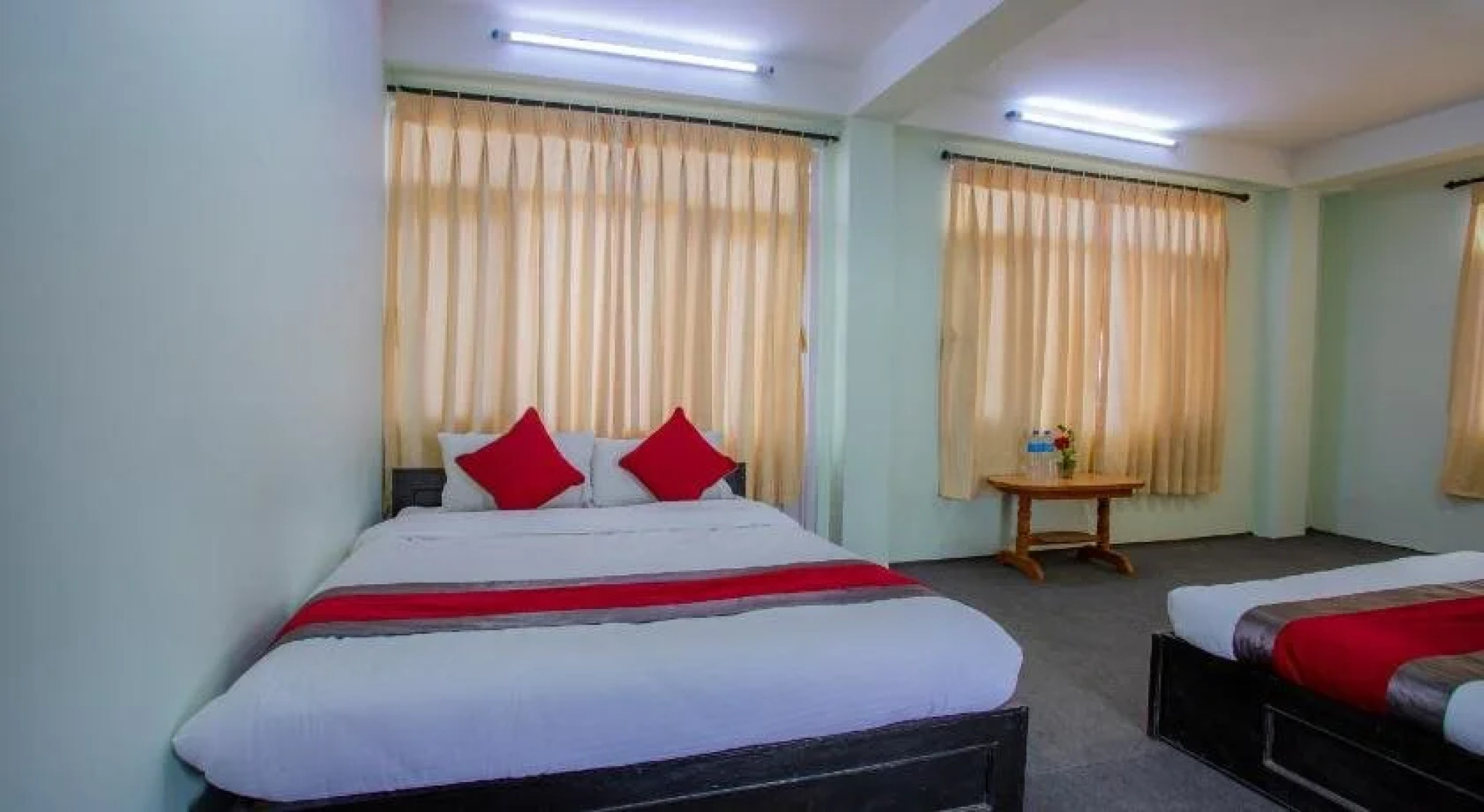 Hotel Himalayan Sunrise