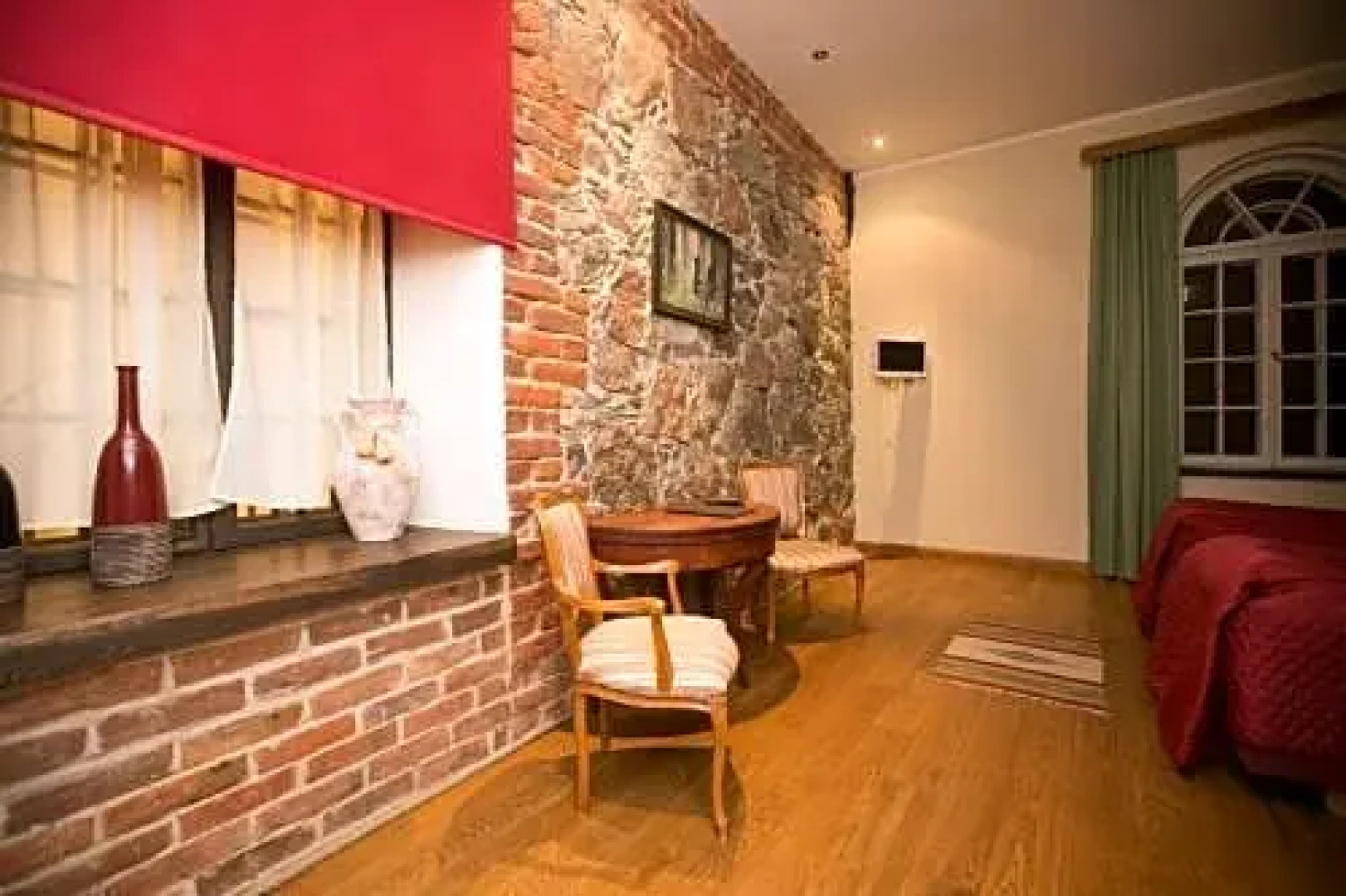 Mooste Viinavabriku Hotell & Restoran