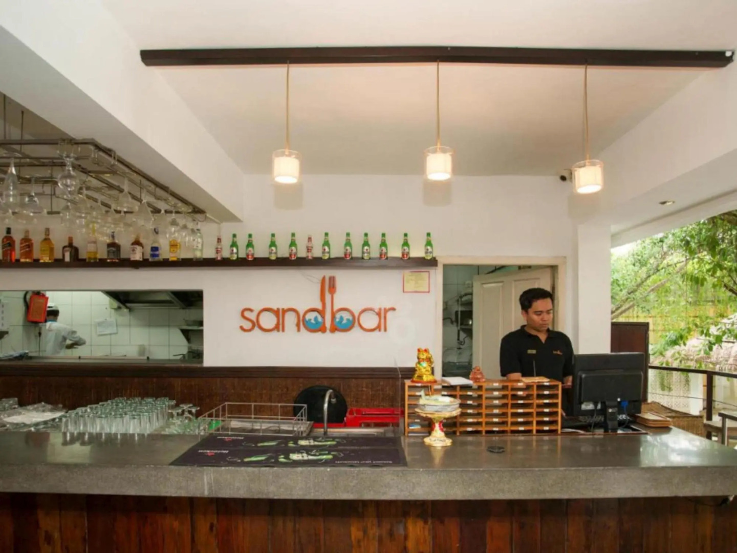 Kuta One Party Hotel