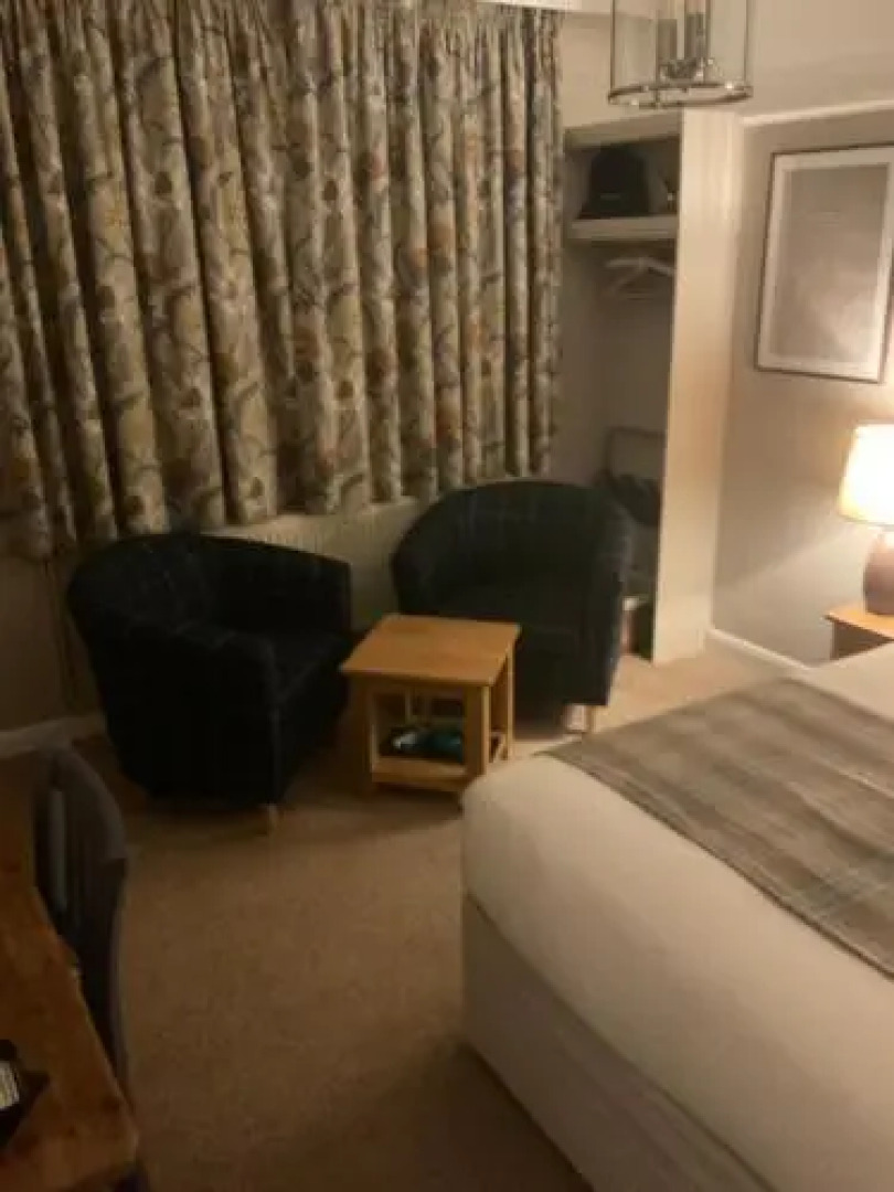 Oak Tree Lodge & Holiday Parking