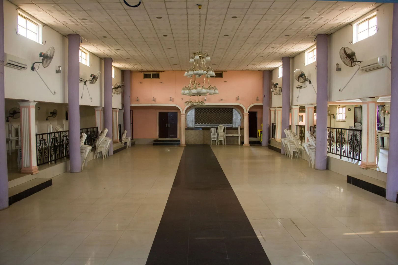 Masbat DeKings Hotel