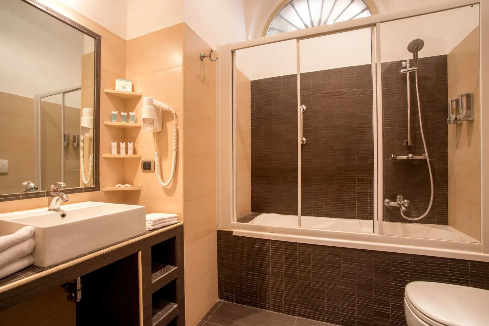 Отель Basilio 55 Rome