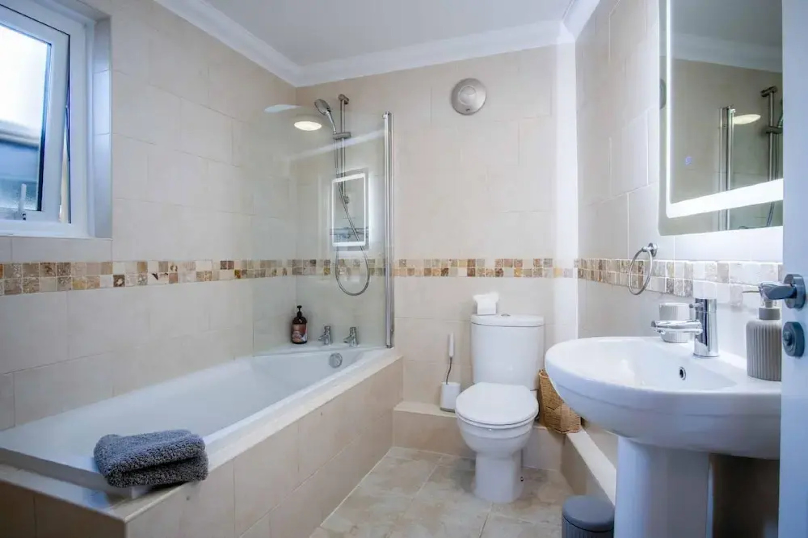 The Nook North Beach - 1 Bedroom Apartment - Tenby