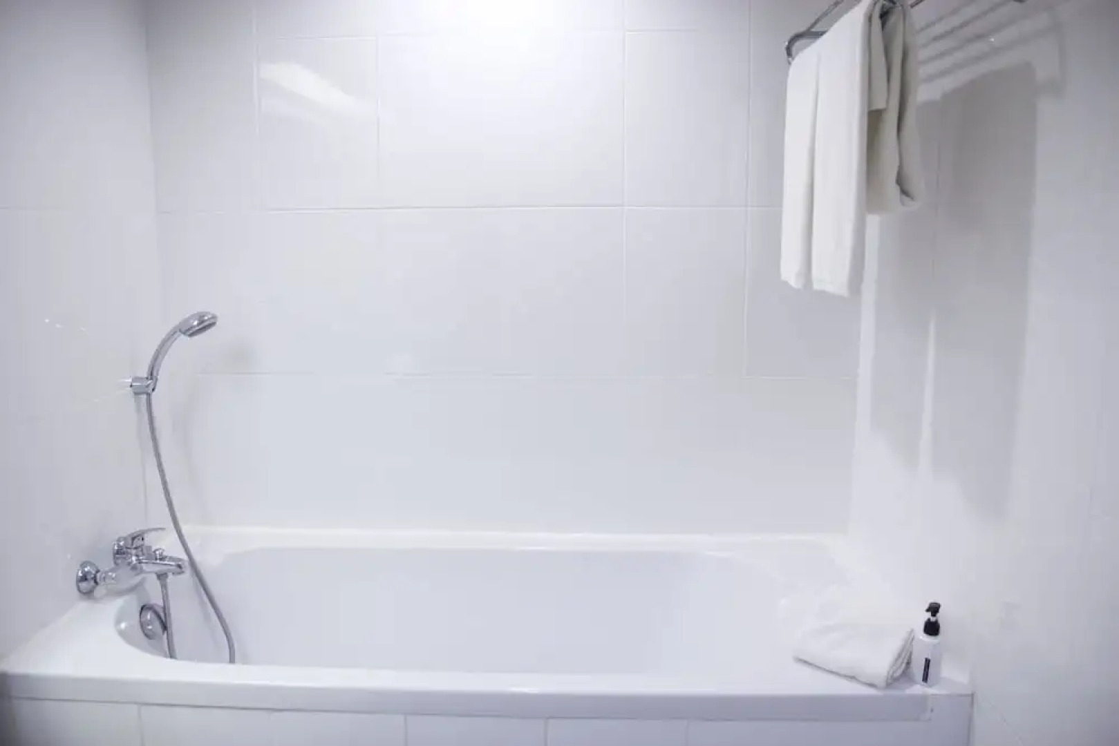 Aekpailin River Kwai Resort