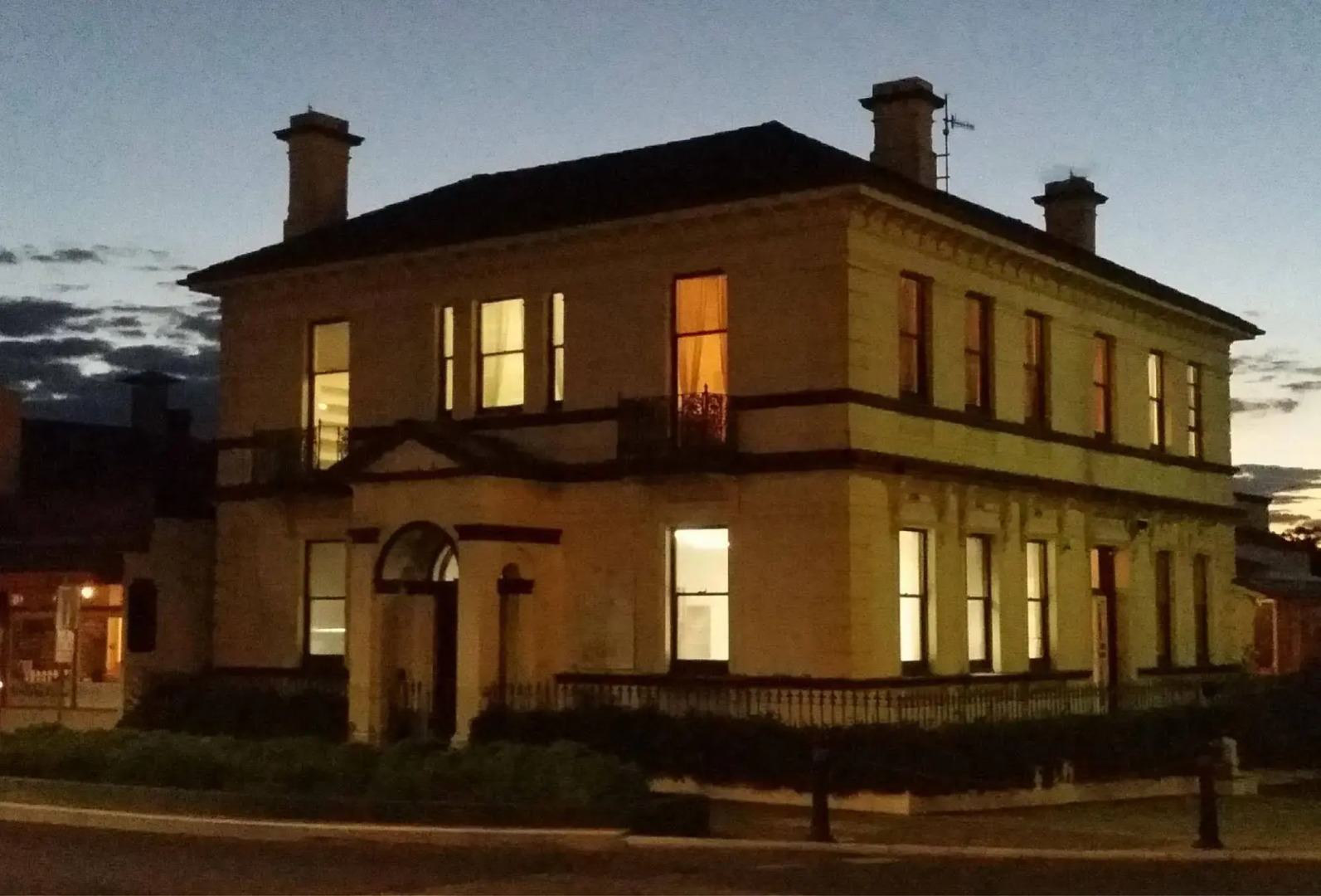 The Bank Guest House Glen Innes