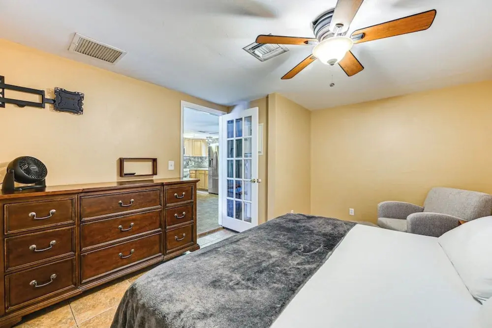 10 Mi to Bonita Beach: Pet-friendly Home w/ Yard!