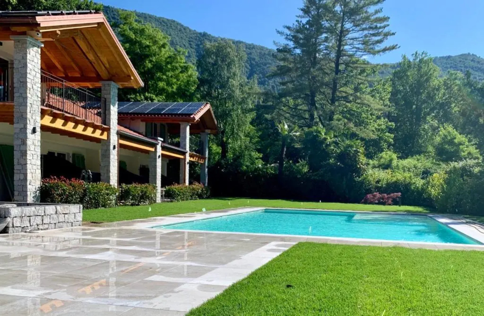 House & Pool