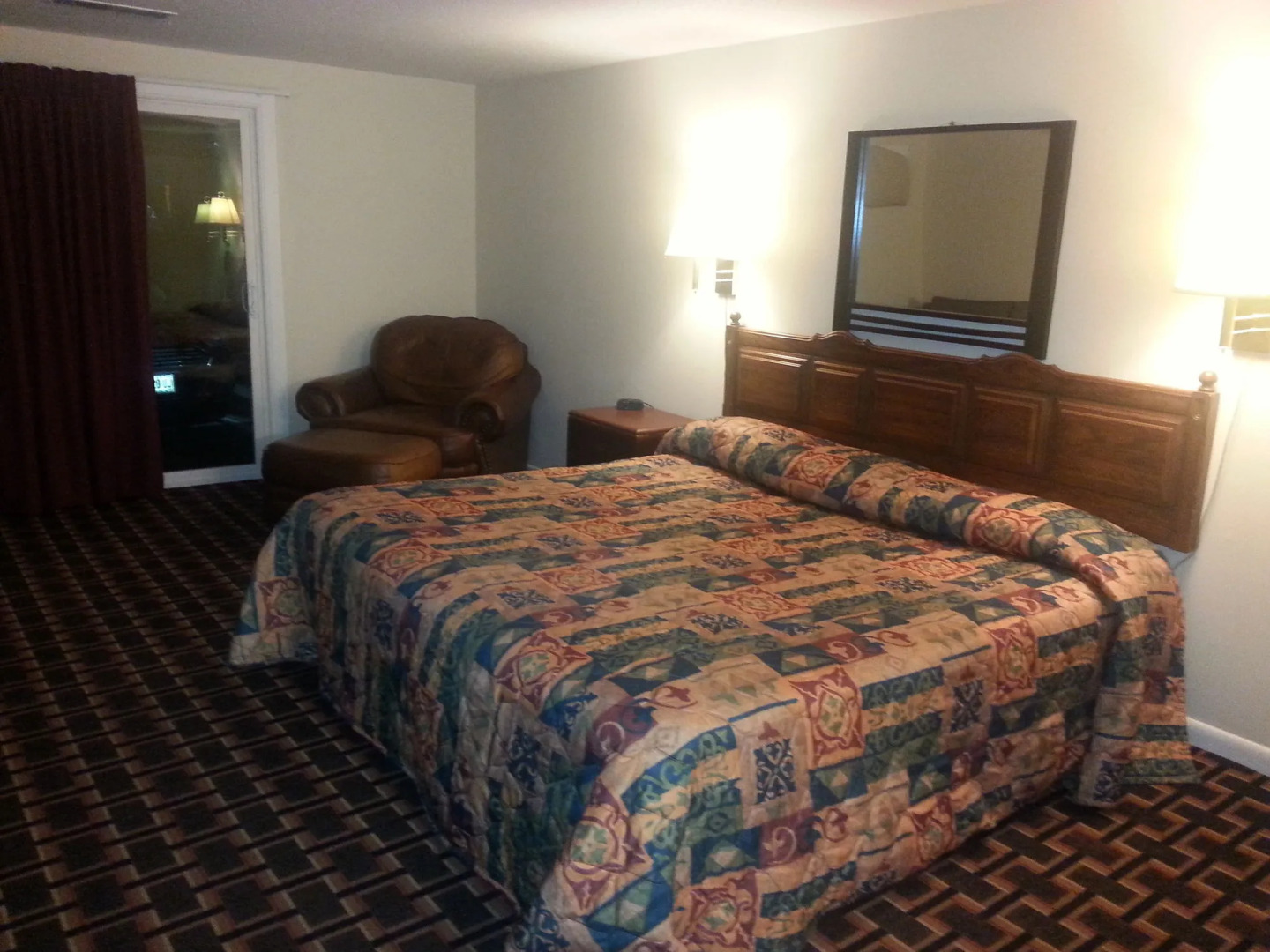 Colonial Inn Ellsworth