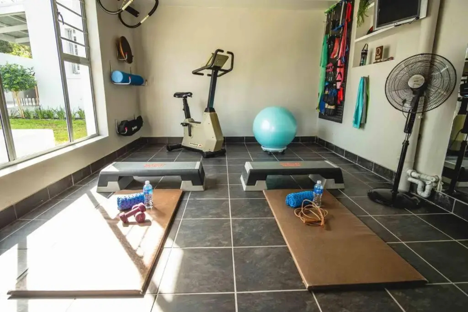 C'estÇa Cottage Modern Luxurious Sounds of the Sea