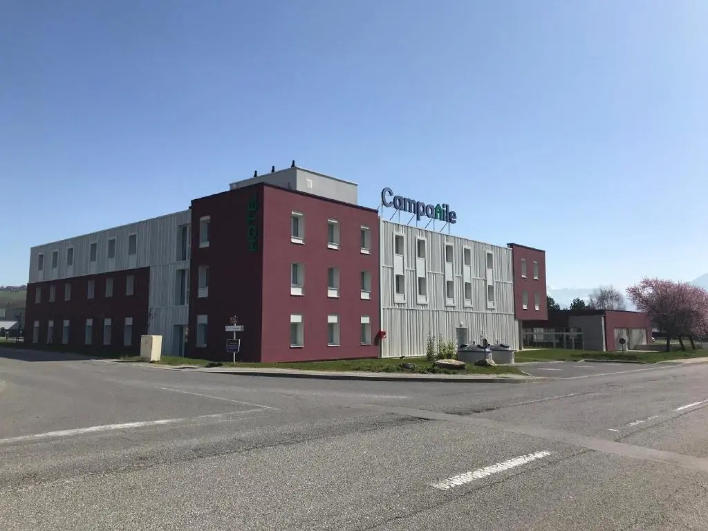 Campanile Findrol Savoie Leman