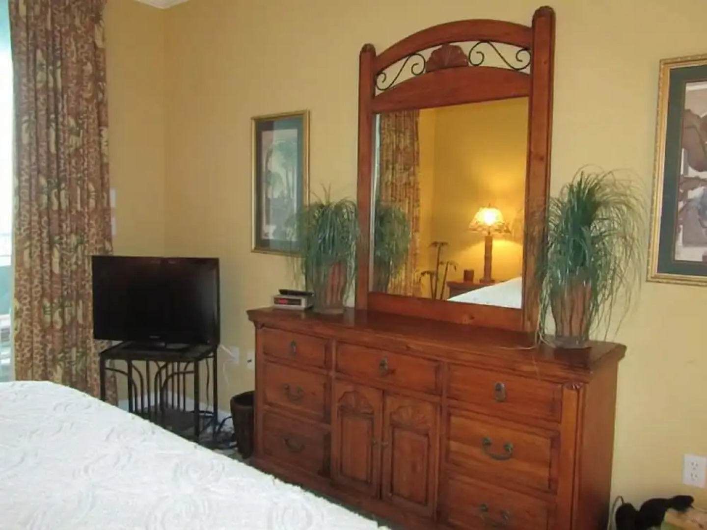 Beach Club Bristol 201 3 Bedroom Condo by RedAwning