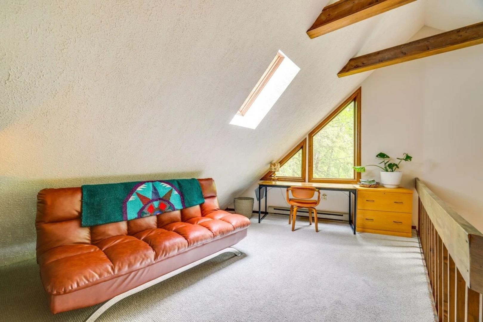 Traditional Blakeslee Chalet: Deck & Lake Access!