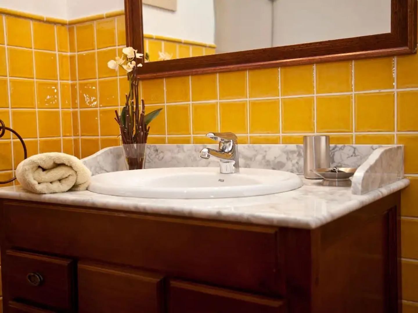 Spacious Villa in San Bartolomé With Swimming Pool