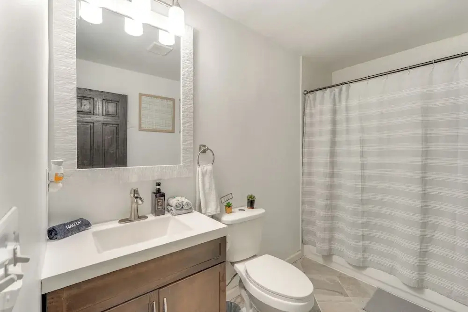 Tannersville House: Bar & Deck, 2 Mi to Ski Resort