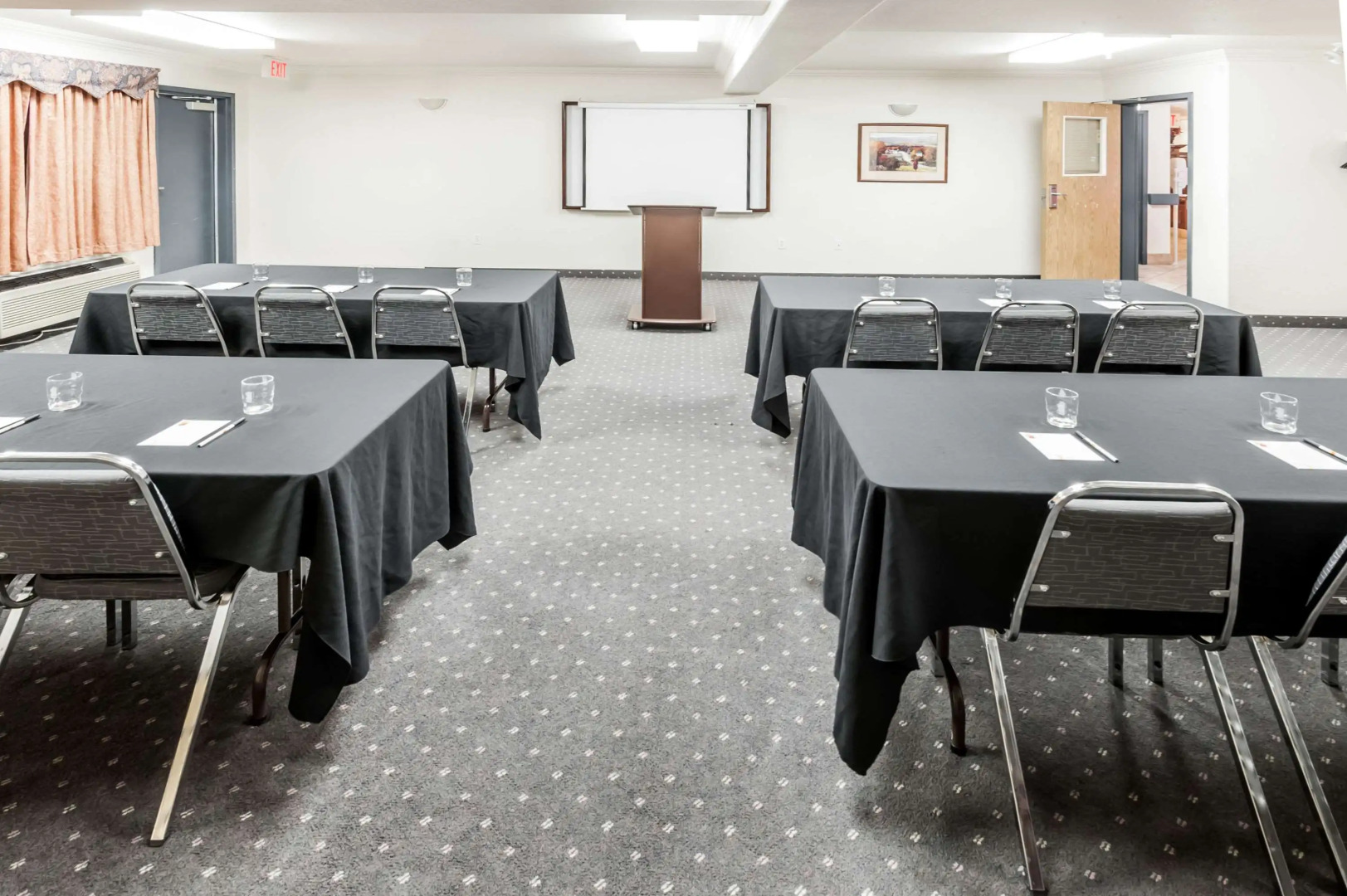 Super 8 by Wyndham High River AB